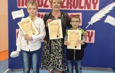 SUKCESY  UCZNI&Oacute;W Z KLAS I - III 11