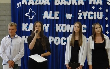 Zakończenie roku szkolnego 2021/2022 dla &oacute;smoklasist&oacute;w 3