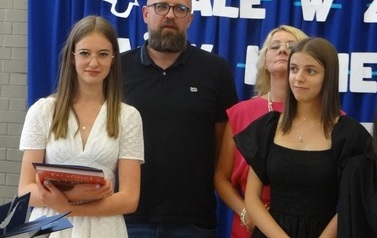Zakończenie roku szkolnego 2021/2022 dla &oacute;smoklasist&oacute;w 13