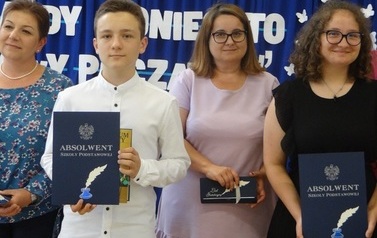 Zakończenie roku szkolnego 2021/2022 dla &oacute;smoklasist&oacute;w 22