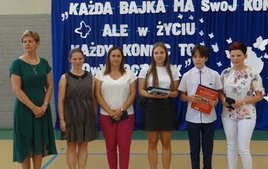 Zakończenie roku szkolnego 2021/2022 dla &oacute;smoklasist&oacute;w 29