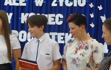 Zakończenie roku szkolnego 2021/2022 dla &oacute;smoklasist&oacute;w 30
