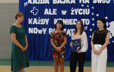 Zakończenie roku szkolnego 2021/2022 dla &oacute;smoklasist&oacute;w 31