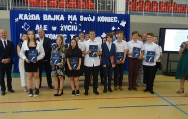 Zakończenie roku szkolnego 2021/2022 dla &oacute;smoklasist&oacute;w 32