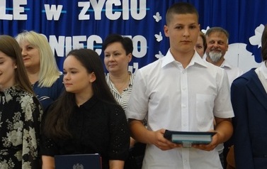 Zakończenie roku szkolnego 2021/2022 dla &oacute;smoklasist&oacute;w 34