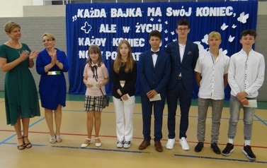 Zakończenie roku szkolnego 2021/2022 dla &oacute;smoklasist&oacute;w 45