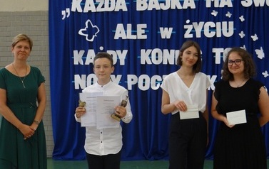 Zakończenie roku szkolnego 2021/2022 dla &oacute;smoklasist&oacute;w 57