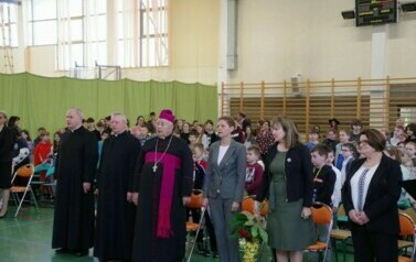 Spotkanie z Księdzem Biskupem Edwardem Białogłowskim w naszej szkole 7