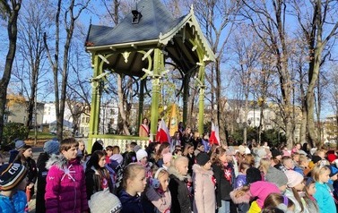 11 listopada 2021 - śpiew dla jaślan 7