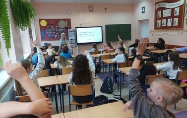 Uczniowie klasy 7b w  niezwykłej roli 2