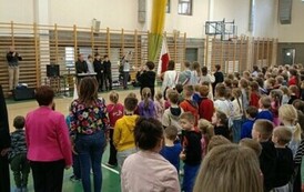 Dw&oacute;jka do hymnu! 1