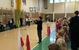 Dw&oacute;jka do hymnu! 3