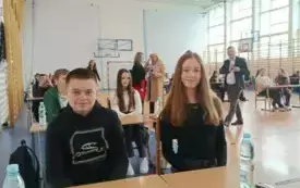 Galeria aktualności Wyr&oacute;żnienie w Powiatowym Konkursie Wiedzy z Gramatyki Języka Polskiego i Języka Angielskiego 2