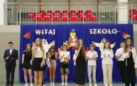 Galeria aktualności &bdquo;Żegnaj lato na rok&rdquo;- uroczystość rozpoczęcia nowego roku szkolnego dla klas IV-VIII 12