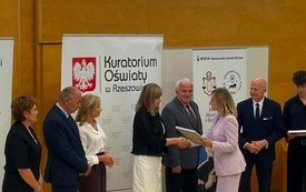 Galeria aktualności Uczniowie "Dw&oacute;jki" po raz kolejny w gronie najlepszych w wojew&oacute;dztwie! 5