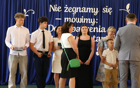 Galeria aktualności "Ruszajcie w świat i nie dajcie się nudzie!" - pożegnanie &Oacute;smoklasist&oacute;w 20