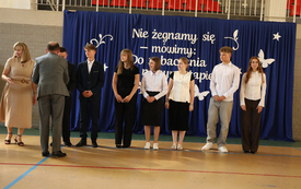 Galeria aktualności "Ruszajcie w świat i nie dajcie się nudzie!" - pożegnanie &Oacute;smoklasist&oacute;w 28