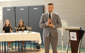 Galeria aktualności "Ruszajcie w świat i nie dajcie się nudzie!" - pożegnanie &Oacute;smoklasist&oacute;w 66